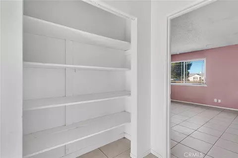 Entry Way - 17047 Eucalyptus St, Hesperia, CA 92345 photo 5 of 5
