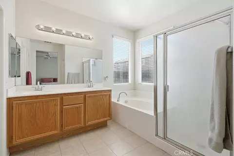 Bath - 12921 Newport, Hesperia, CA 92344 photo 1 of 3