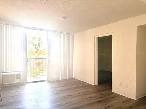Living - 1970 7th, Riverside, CA 92507 photo 2 of 4
