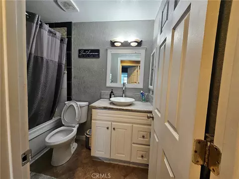 Bath - 7907 Standish Ave, Riverside, CA 92509 photo 1 of 4