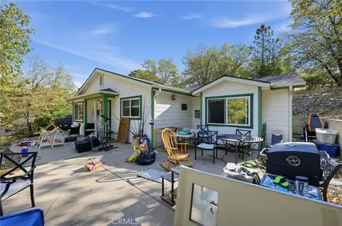 Exterior - 829 Hillside Dr, Julian, CA 92036 photo 3 of 9