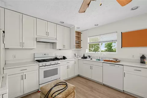 Kitchen - 829 Hillside Dr, Julian, CA 92036 photo 1 of 4