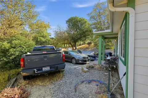 Exterior - 829 Hillside Dr, Julian, CA 92036 photo 7 of 9