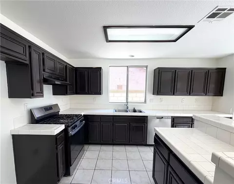 Kitchen - 6152 W Avenue J5, Lancaster, CA 93536 photo 2 of 2