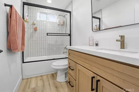 Bath - 9416 Emerald, Fontana, CA 92335 photo 3 of 3