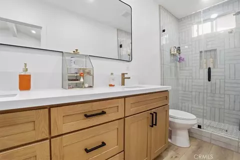 Bath - 9416 Emerald, Fontana, CA 92335 photo 2 of 3
