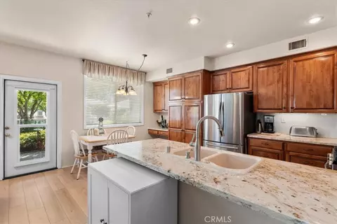 Kitchen - 1464 Augusta, Upland, CA 91786 photo 4 of 4