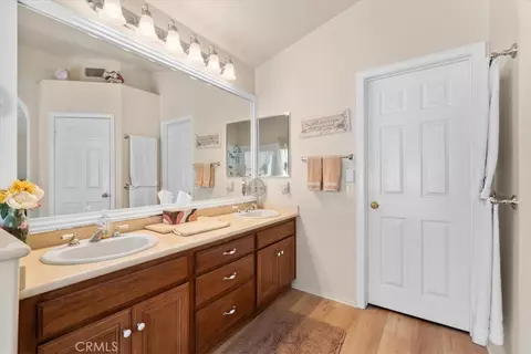 Bath - 1464 Augusta, Upland, CA 91786 photo 3 of 4