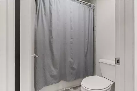 Bath - 2916 S Del Norte Ave, Ontario, CA 91761 photo 2 of 3