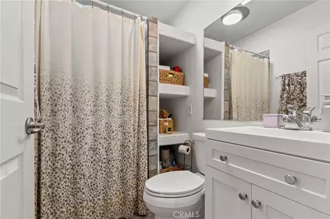 Bath - 2916 S Del Norte Ave, Ontario, CA 91761 photo 1 of 3