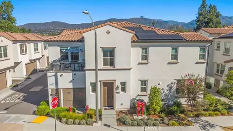 102 Fayette Ct, Claremont, CA 91711