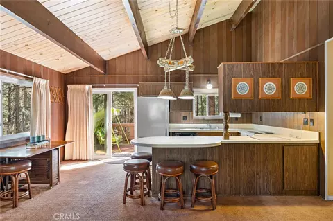 Kitchen - 5809 Pine St, Wrightwood, CA 92397 photo 1 of 6