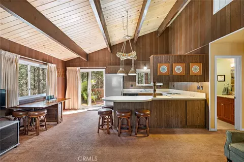 Kitchen - 5809 Pine St, Wrightwood, CA 92397 photo 2 of 6