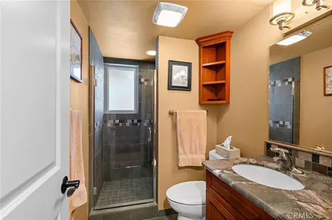 Bath - 5809 Pine St, Wrightwood, CA 92397 photo 3 of 3