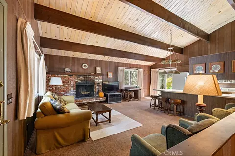 Living - 5809 Pine St, Wrightwood, CA 92397 photo 2 of 4