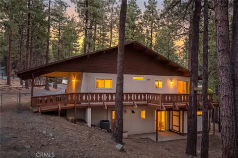 Exterior - 5809 Pine St, Wrightwood, CA 92397 photo 2 of 23