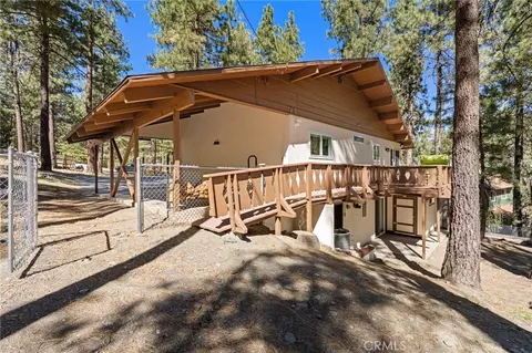 Exterior - 5809 Pine St, Wrightwood, CA 92397 photo 9 of 23