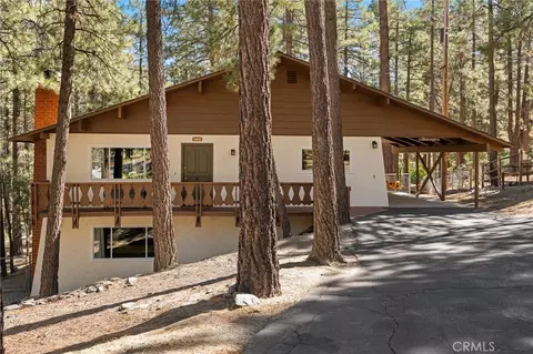 Exterior - 5809 Pine St, Wrightwood, CA 92397 photo 3 of 23