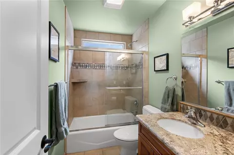Bath - 5809 Pine St, Wrightwood, CA 92397 photo 2 of 3