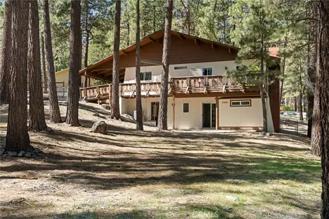 Exterior - 5809 Pine St, Wrightwood, CA 92397 photo 4 of 23