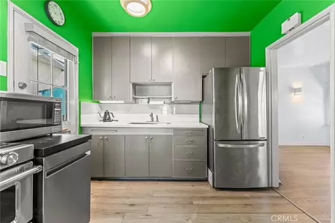 Kitchen - 110 E Morningside, Long Beach, CA 90805 photo 2 of 2