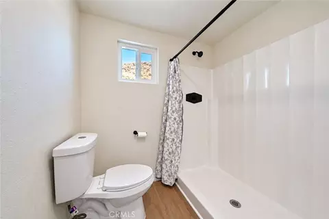 Bath - 49624 Oak Dr, Morongo Valley, CA 92256 photo 3 of 5
