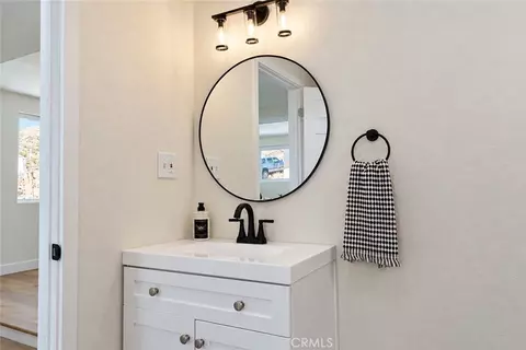 Bath - 49624 Oak Dr, Morongo Valley, CA 92256 photo 1 of 5
