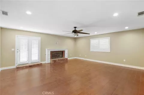 Living - 19989 Cronese, Apple Valley, CA 92308 photo 4 of 4