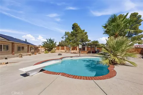 Exterior - 19989 Cronese, Apple Valley, CA 92308 photo 11 of 16