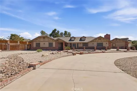Exterior - 19989 Cronese, Apple Valley, CA 92308 photo 2 of 16
