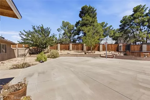 Exterior - 19989 Cronese, Apple Valley, CA 92308 photo 8 of 16