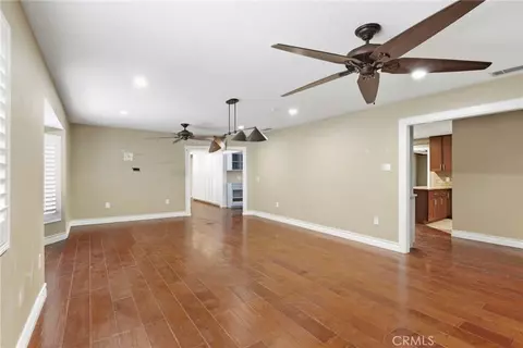 Living - 19989 Cronese, Apple Valley, CA 92308 photo 2 of 4