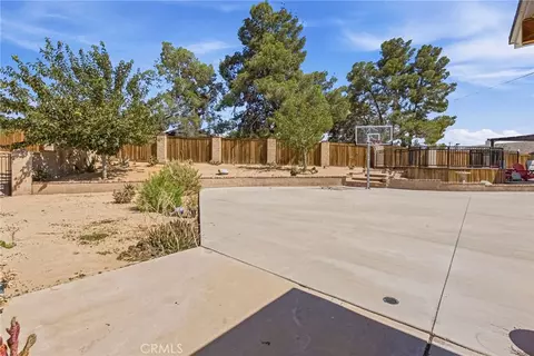 Exterior - 19989 Cronese, Apple Valley, CA 92308 photo 5 of 16
