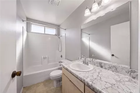 Bath - 481 D, Upland, CA 91786 photo 2 of 2