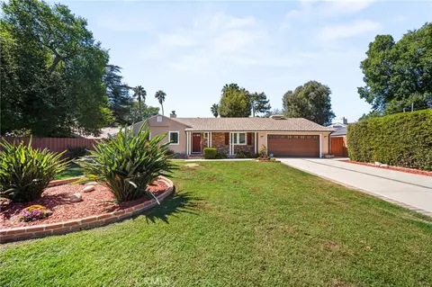 8847 White Oak Ave, Sherwood Forest, CA 91325