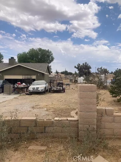 11053 Acanthus St, Phelan, CA 92371 photo 2