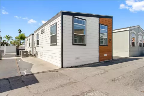 8250 Lankershim Blvd #SPACE 45, North Hollywood, CA 91605