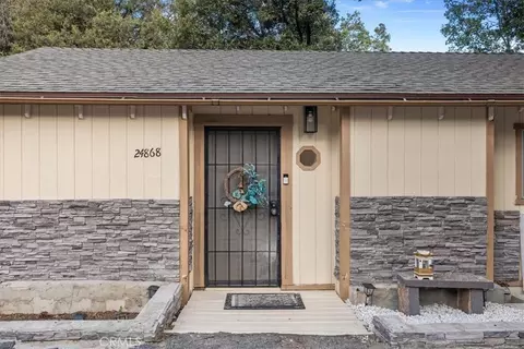 Exterior - 24868 Edelweiss Dr, Crestline, CA 92325 photo 2 of 4