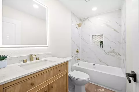 Bath - 1266 Lorraine, Rialto, CA 92376 photo 4 of 6