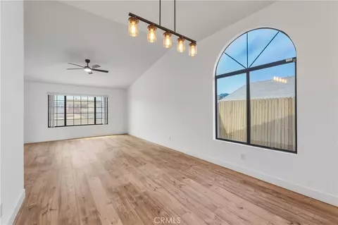 Living - 463 Stanford Dr, Barstow, CA 92311 photo 4 of 6
