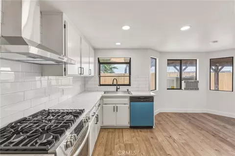 Kitchen - 463 Stanford Dr, Barstow, CA 92311 photo 3 of 3