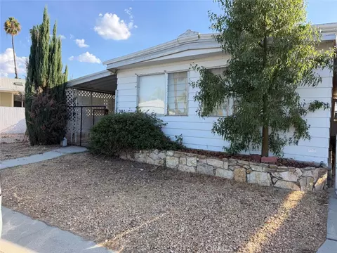 201 San Mateo Dr, Hemet, CA 92543