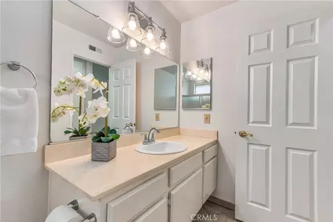 Bath - 623 Alder, Walnut, CA 91789 photo 3 of 4