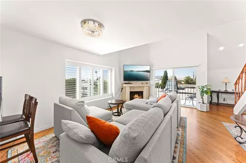 Living - 1121 E Wilson, Glendale, CA 91206 photo 1 of 3