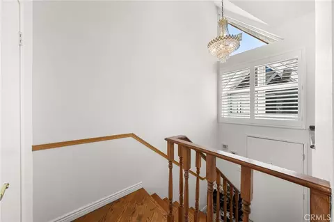 Entry Way - 1121 E Wilson, Glendale, CA 91206 photo 1 of 2