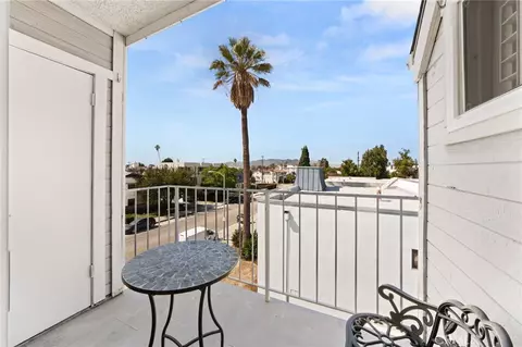 Exterior - 1121 E Wilson, Glendale, CA 91206 photo 2 of 9