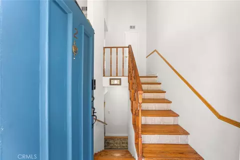 Entry Way - 1121 E Wilson, Glendale, CA 91206 photo 2 of 2