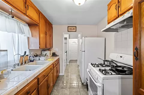 Entry Way - 6526 San Miguel, Paramount, CA 90723 photo 3 of 3