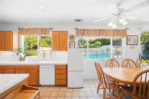 Kitchen - 15040 Elkhorn Dr, Fontana, CA 92336 photo 1 of 2