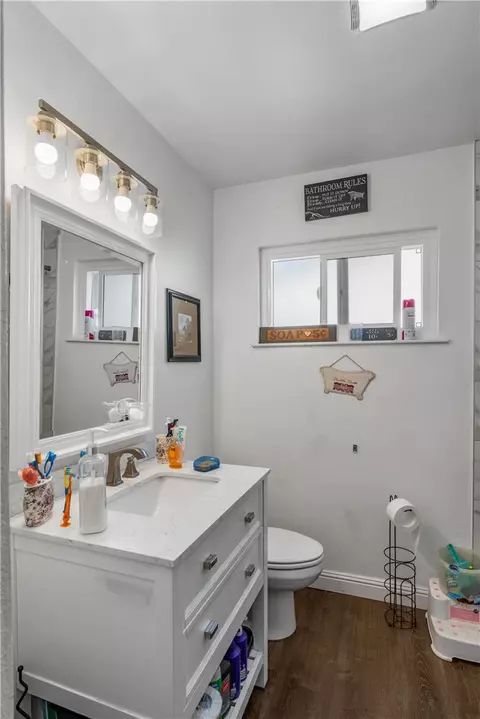 Bath - 1234 W Vesta St, Ontario, CA 91762 photo 3 of 4